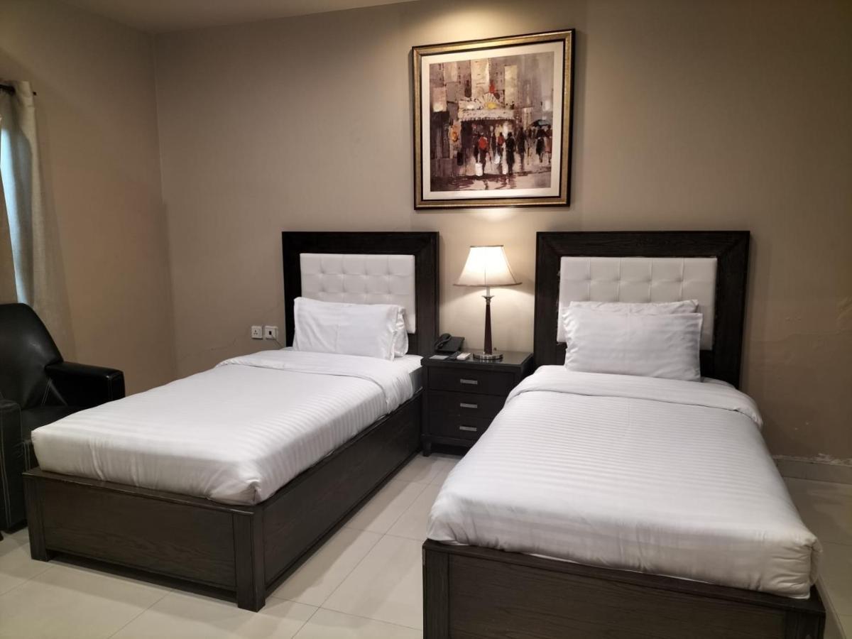 Grand Regent Hotel&Suites Faisalabad Exterior foto