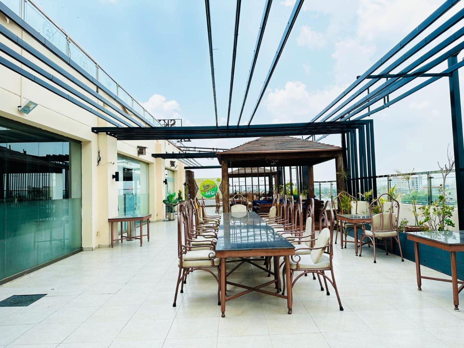 Grand Regent Hotel&Suites Faisalabad Exterior foto